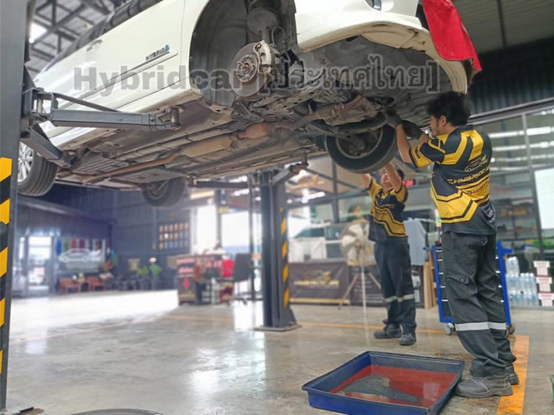 การซ่อมแบตเตอรี่รถโตโยต้าไฮบริด ต้องใช้อู่ที่มีใบอนุญาตหรือไม่?