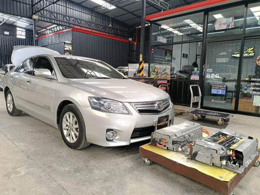 ซ่อมแบตไฮบริด vs เปลี่ยนใหม่ สำหรับ Toyota Camry แบบไหนดีกว่าในระยะยาว